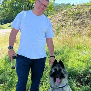 Hervé, un éducateur canin à Ajaccio